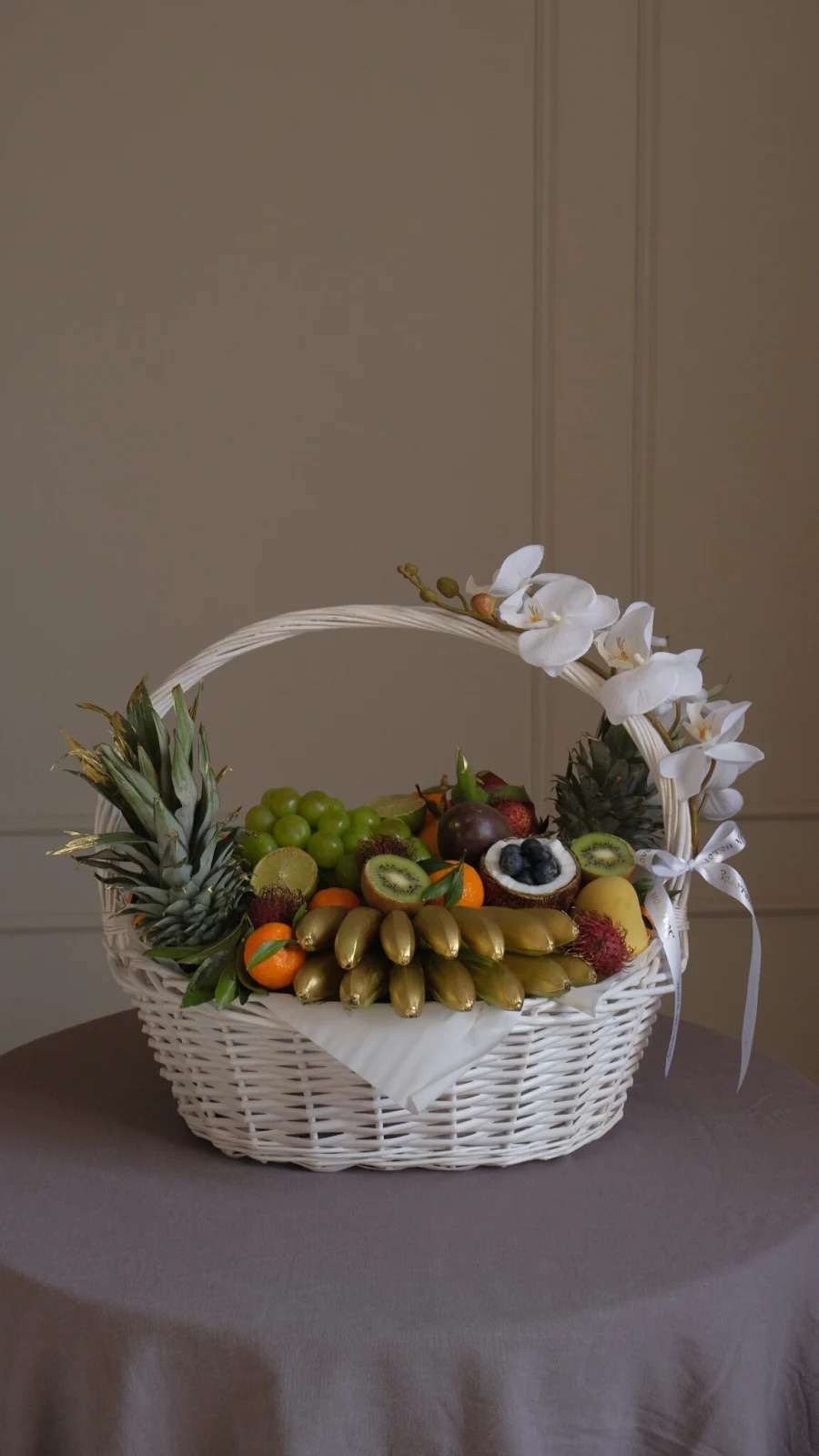 Корзина с фруктами