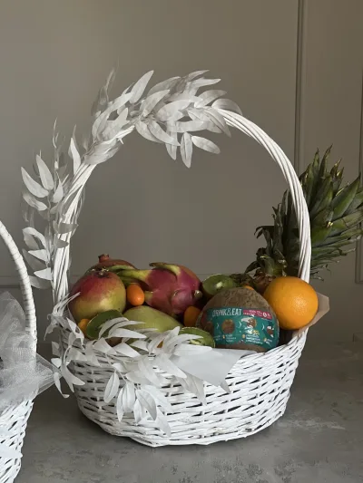 Корзина с фруктами